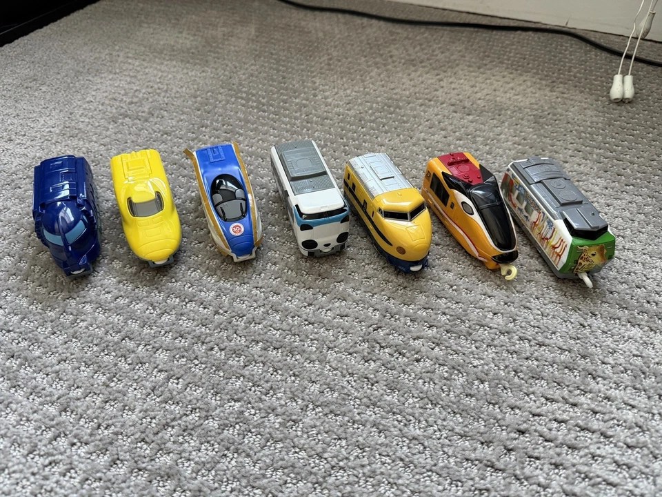 Juguete Happy Meal McDonalds Japón Tomy Shinkansen 7 trenes y accesorios 2017-24 Foto 2 de 4