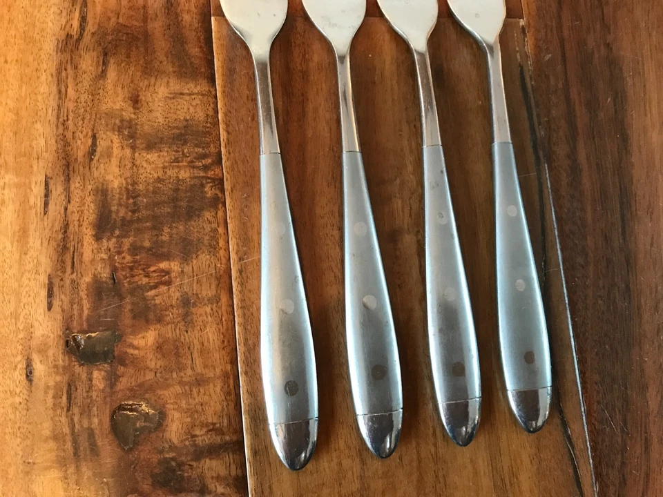 Juego de 4 tenedores de cena de acero inoxidable Hampton Silversmiths LACOUPOLE ESMERILADOS 8 1/4" Foto 2 de 4