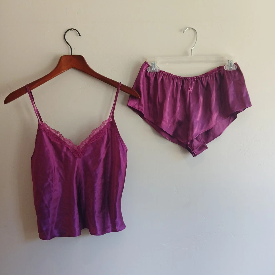 Conjunto de 3 piezas de bata camisola y pantalones cortos de satén Linea Donatella talla pequeña púrpura Foto 2 de 4