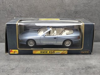 1:18 Maisto PKW BMW 850i 1990 98885 in OVP/ 4 I 509