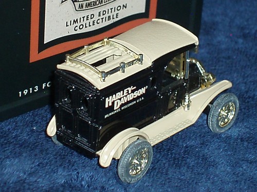 ERTL 1913 FORD MODEL T DIME BANK 1/43 "HARLEY DAVIDSON" w TIN - Picture 7 of 10