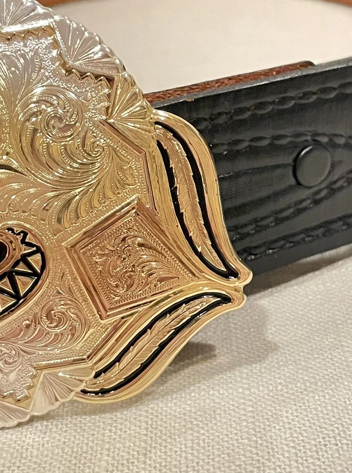 Fivela corações folheada a prata Montana Silversmiths Columbus Mont com cinto de couro - Imagem 3 de 4