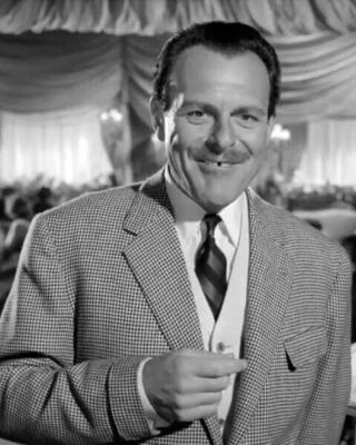 Terry-Thomas with his rakish smile in School For Scoundrels 24x30 inch poster