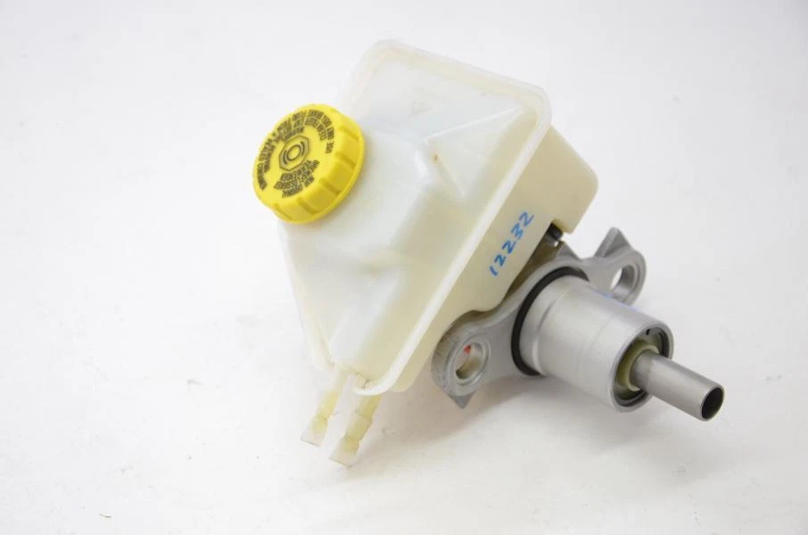 Главный цилиндр тормоза 2013-2019 Porsche Boxster S с резервуаром и крышкой - Изображение 4 из 4