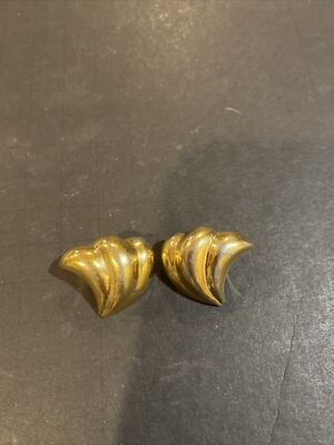 Vintage Ciner Gold Tone Clip On Earrings