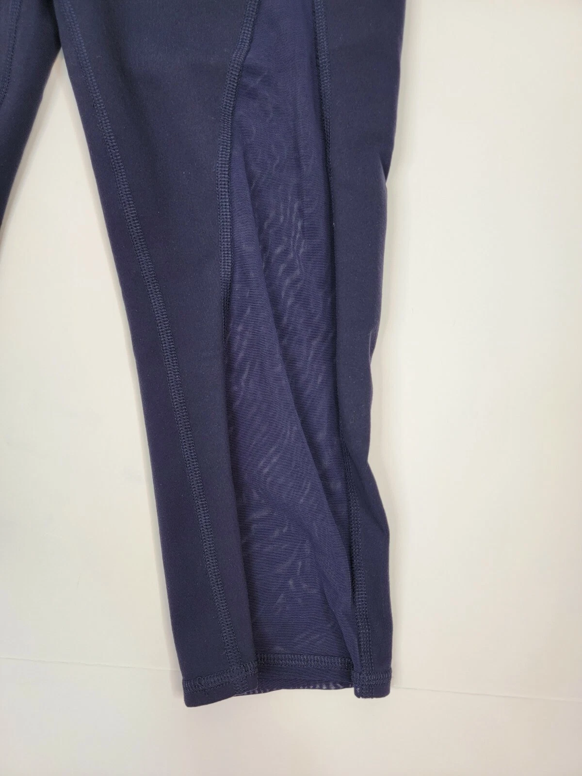 alo-yoga crop mid rise violet mesh leggings