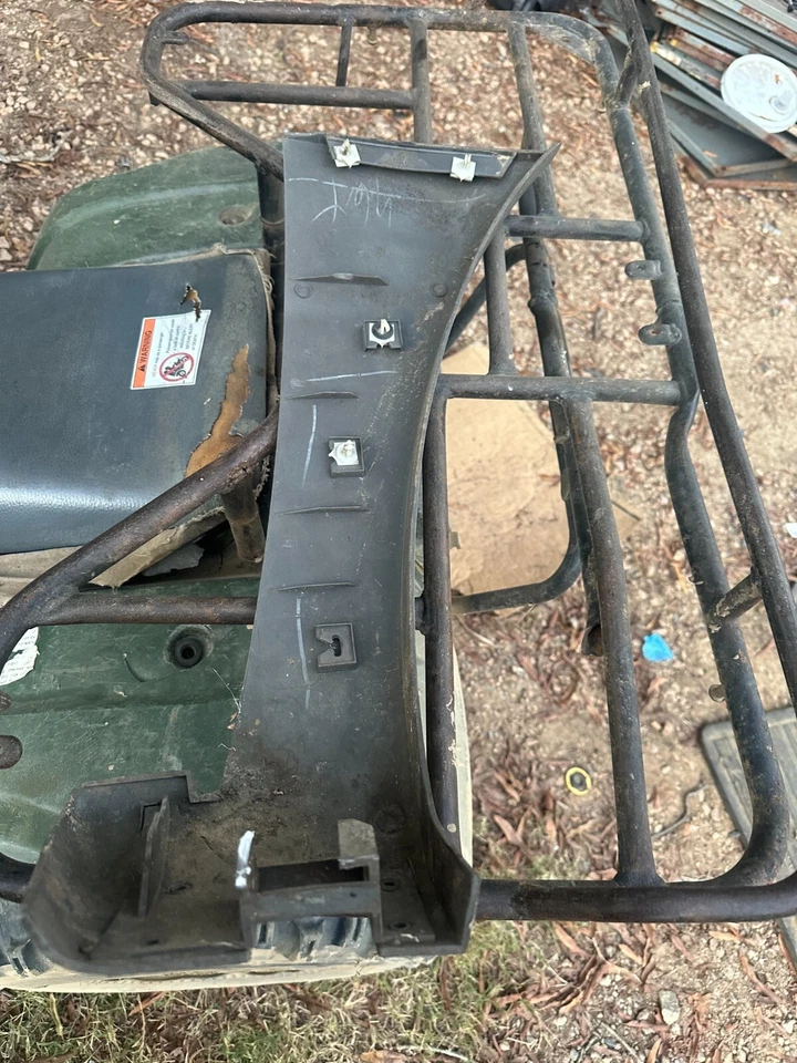 02-06 CHEVROLET AVALANCHE 1500 2500 OEM LH GUARDABARROS TEXTURA INFERIOR MOLDURA MOLDURA Foto 2 de 3