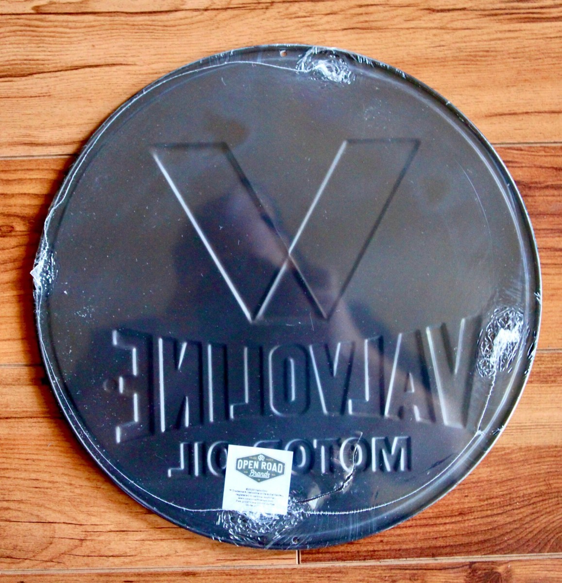 Valvoline Motor Oil Round Vintage-Style Tin Metal Sign (Man