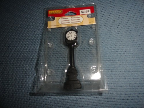 New 2007 Lemax General Collection Street Clock Table Accent