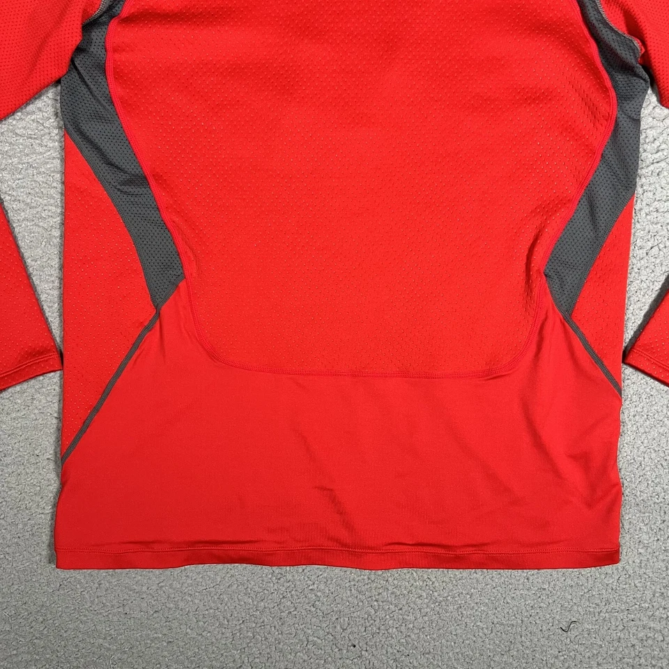 Camisa Nike Para Hombres Grande Roja Pro Centro de Combate Swoosh Ajustada Levantamiento Fitness Cálida Foto 3 de 4