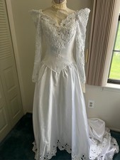 Unworn/"New" 1990s Vintage Lace Beaded Wedding Gown Off the Shoulder Size S