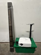 Pakiet projektorów biurkowych Panasonic PT-VW545N WXGA - mocowanie i ekran