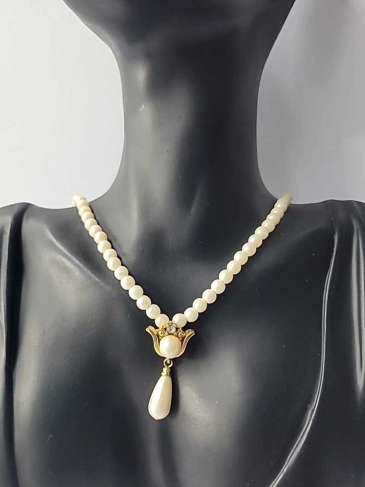 Collar Vintage Imitación Perla Tono Dorado Floral Colgante Estrás Lágrima Cuentas Foto 2 de 4