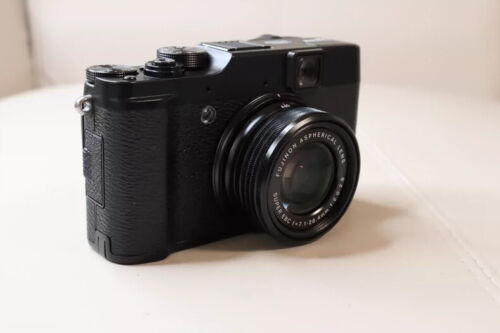 FUJIFILM X10 12MP Digital Camera with 12 Megapixel Optical Zoom Black 95%New - Picture 8 of 10