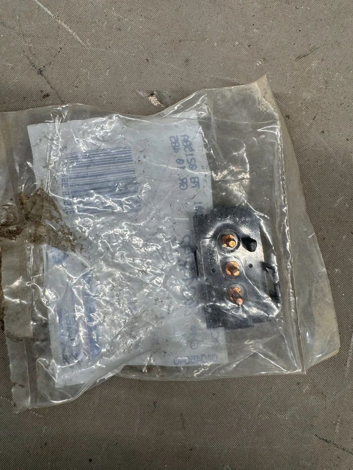 1982-1992 Pontiac Firebird Trans Am Door Lock Buttons Chevy Camaro Corvette OEM - Image 4 of 4