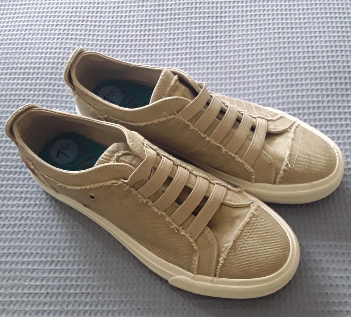 Blowfish Malibu Women Tan Canvas Slipon 