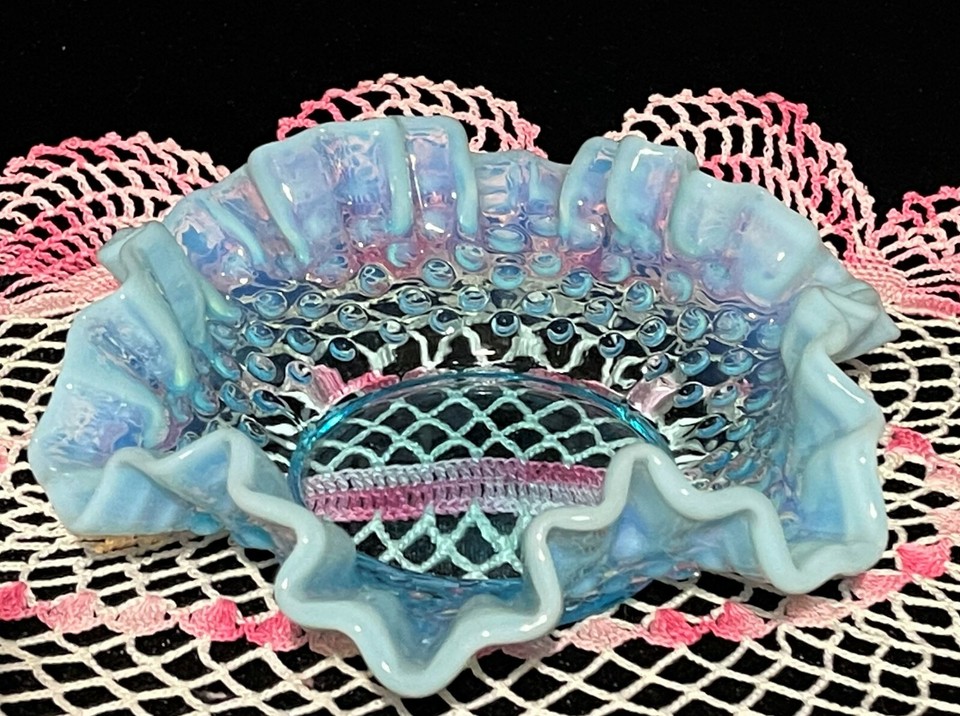 Vintage Fenton Glass Hobnail Blue Opalescent Ruffled Bowl Candy Trinket