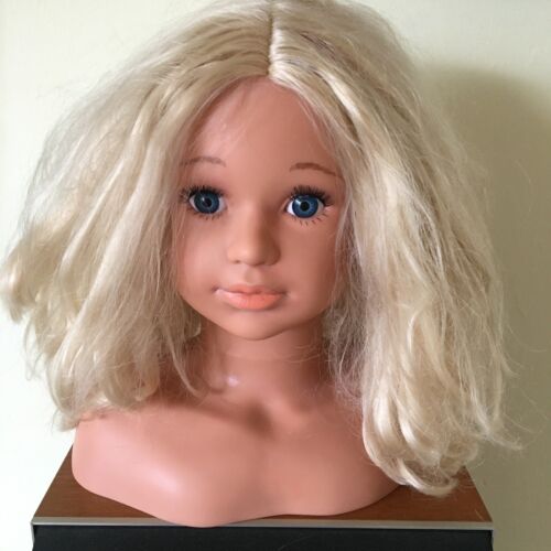 Theo Klein Hair and Makeup Styling Head 5241 Princess Coralie? 11 inches tall - 第 1/8 張圖片