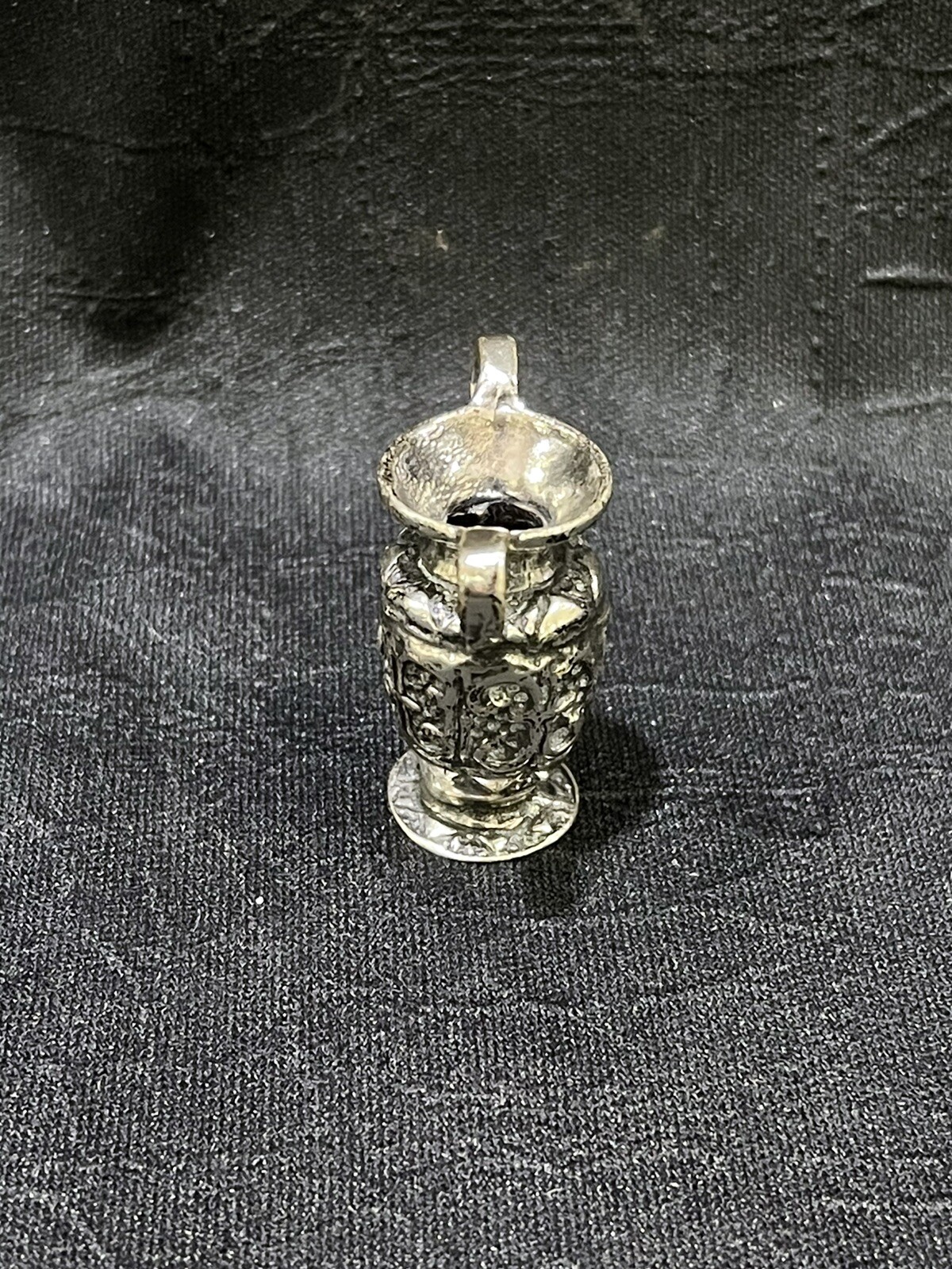 Picture 4 of 9