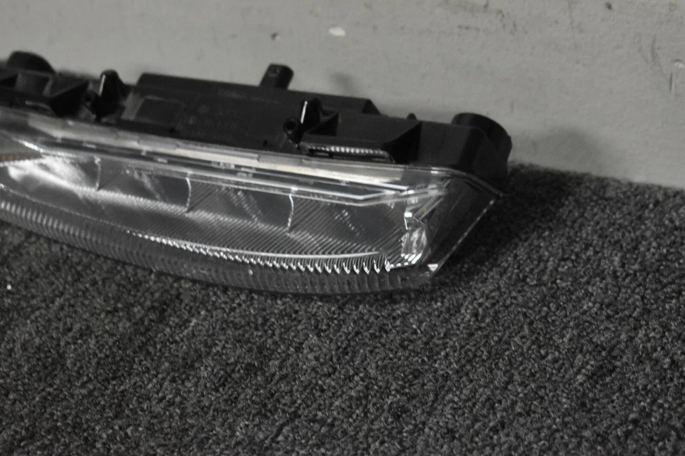 Mercedes Benz SLK 350 2012-2016 base luz de circulación diurna OEM de fábrica Foto 3 de 4