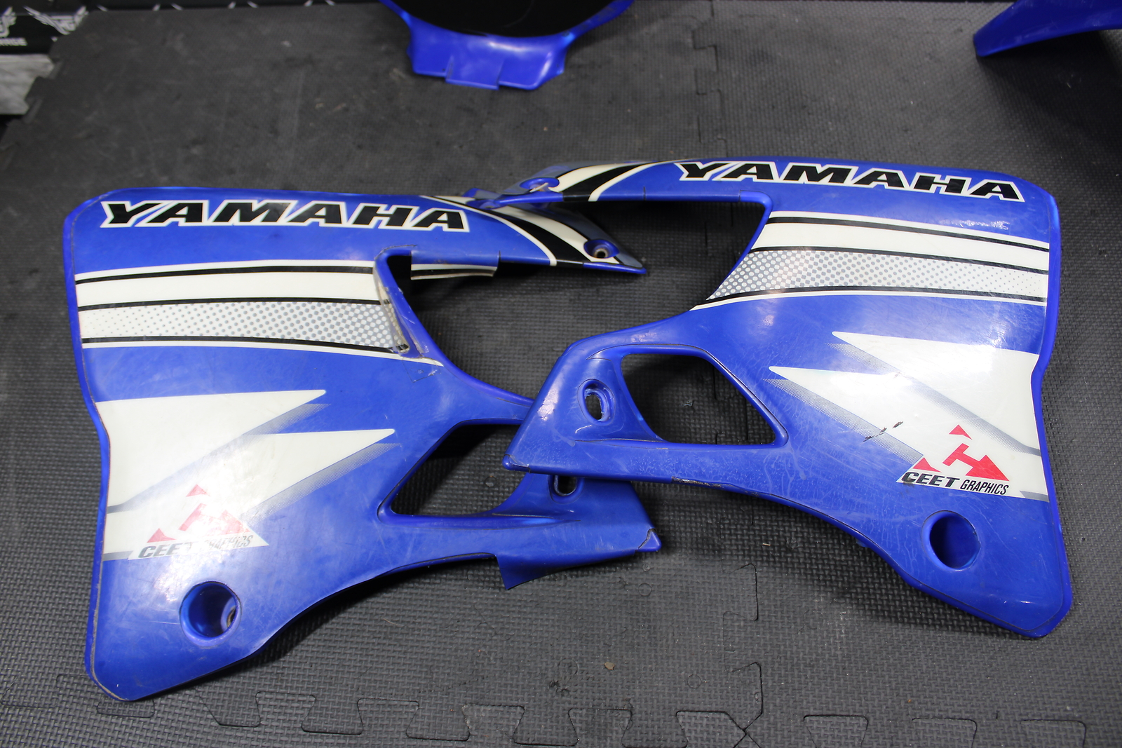1999 YAMAHA 9801 YZ125 YZ250 OEM PLASTICS BODY KIT FENDERS FAIRINGS