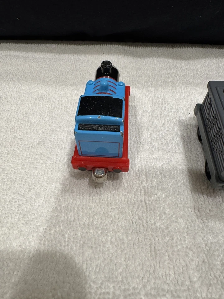 Thomas Take Along Troublesome Truck e Thomas Metal Trains - Imagem 2 de 4