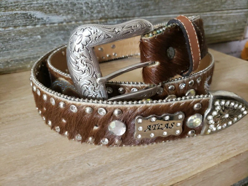 Cinturón de cuero marrón Atlas Western para mujer tachuelas para el cabello diamantes de imitación brillantes Foto 3 de 4