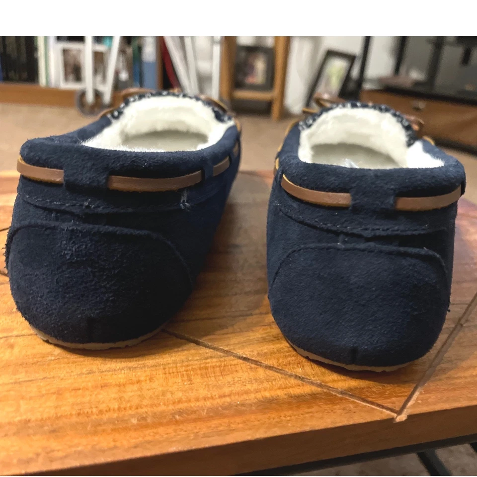 Zapatillas de mocasín para mujer Minnetonka azul marino acogedoras tejidas de piel sintética forradas 9W Foto 4 de 4