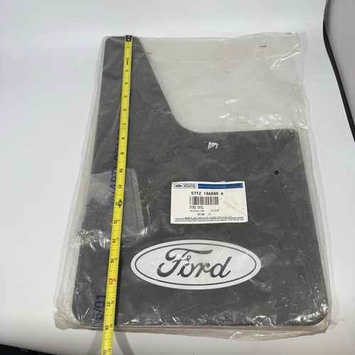 Protector contra salpicaduras de guardabarros plano negro OEM E7TZ16A550A para camioneta Ford - Imagen 2 de 5
