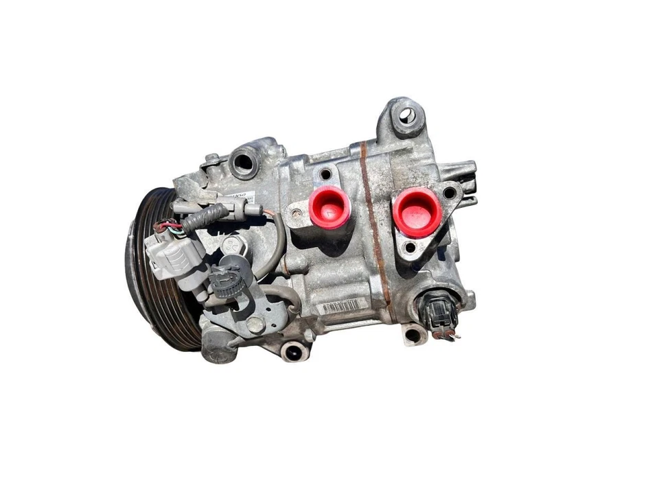 2018-2020 Toyota Sienna A/C Compressor - Image 4 of 4