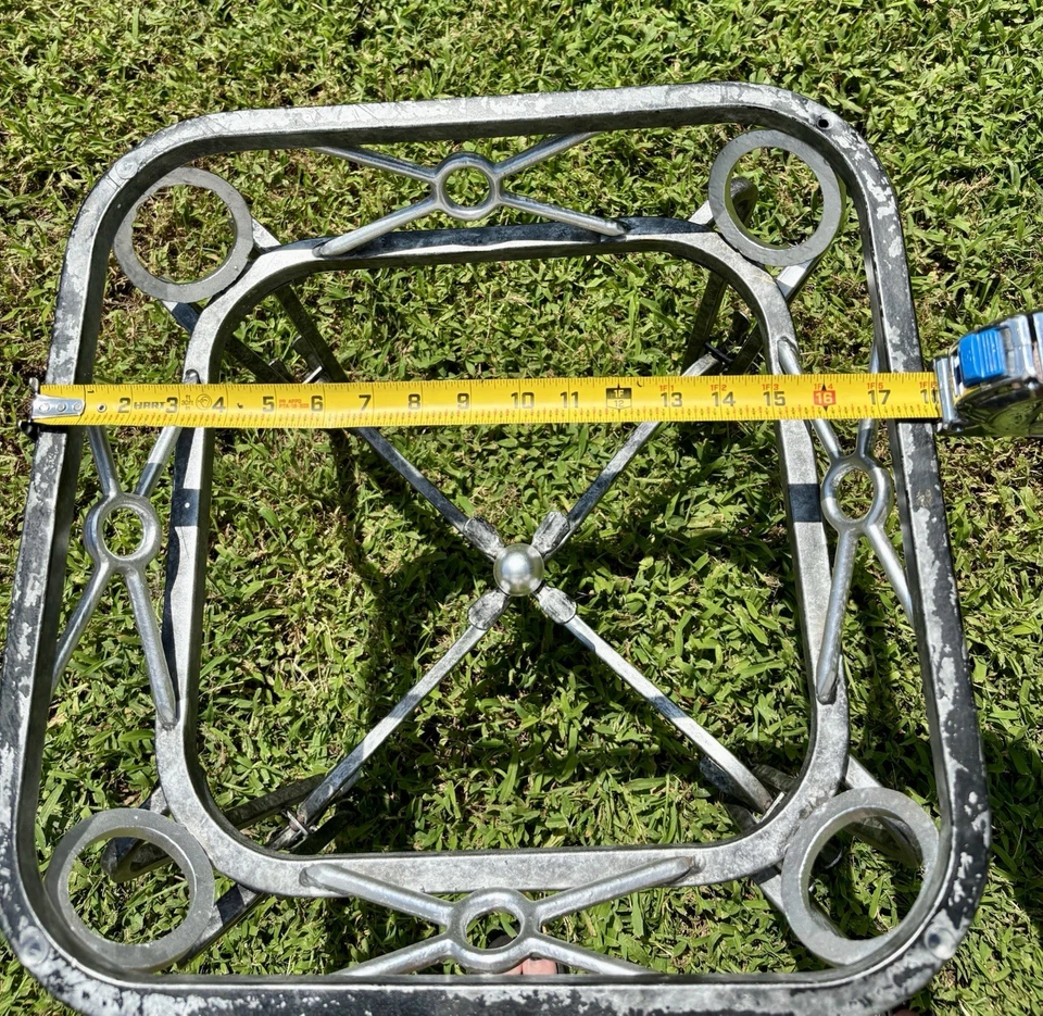 古董铁艺桌 — 第 4/4 张图片