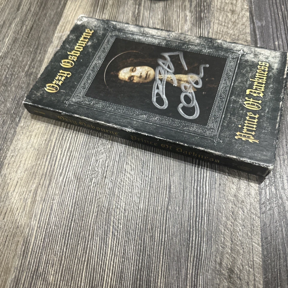 Ozzy Osbourne Prince Of Darkness 4CD Box Set 2005 Complete Signed By Ozzy Foto 3 de 4