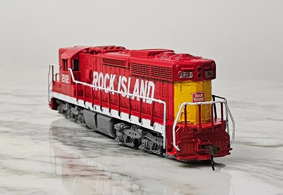 Motor locomotora diésel de capó alto Atlas HO Rock Island SD24 pintado a medida Foto 3 de 4