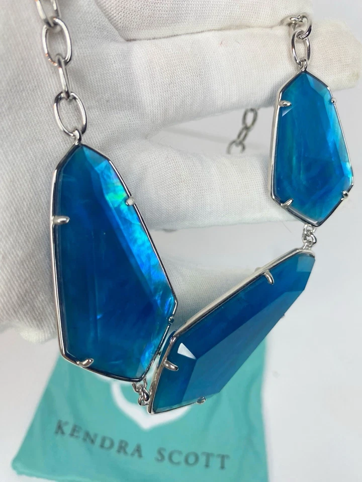 Kendra Scott 紫色玛瑙孔雀蓝色幻觉银色声明项链 — 第 4/4 张图片