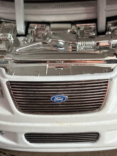 Raro giocattolo Jada Dub City scala 1:24 2003 Ford Expedition modellino bianco pressofuso - Foto 5 di 14