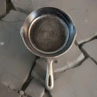 Vintage WAGNER WARE No. 5  8" Cast Iron Skillet Frying Pan Made In USA
