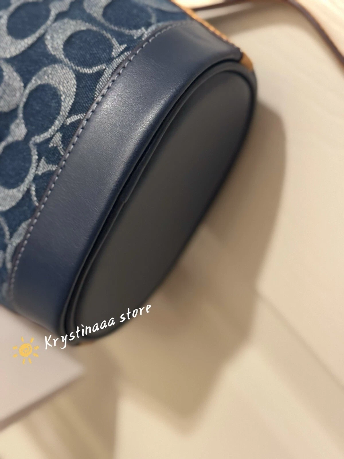 Coach Mini Borsa Secchiello In Denim Firmato CY740 Nuova Con Etichetta Con Charm Ciliegio