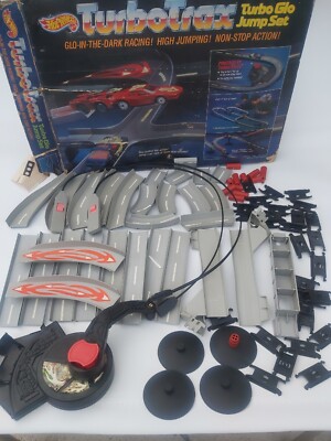 Hot Wheels Turbo trax Turbo Glow Jump Set Incomplete, W Box 1986