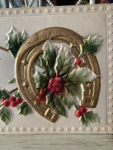 Heavily Embossed Golden HORSESHOE HOLLY Berries 1915 CHRISTMAS Vintage Postcard - Picture 2 of 6