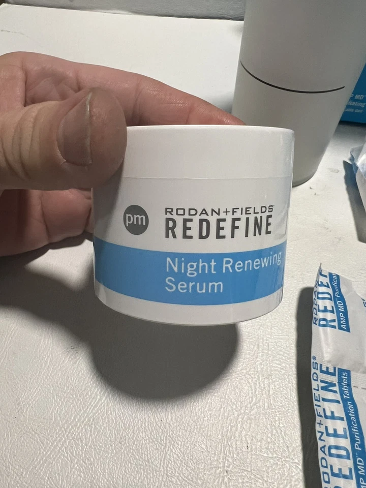 RODAN + FIELDS Redefine Renewing Serum AMP MD Roller Serium Exfoliating KIT New - Image 2 of 4