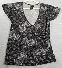 Rafaella Wrap Top Women’s Small S Black White Floral Short Sleeve Lowcut V Neck