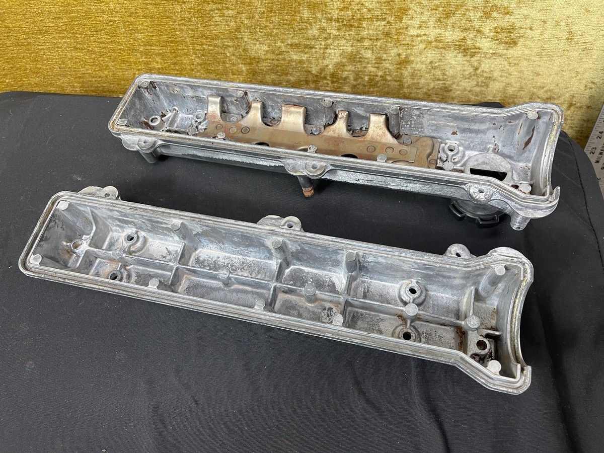 TOYOTA 1600 ツインカム 16バルブ バルブカバー s-l1200.jpg