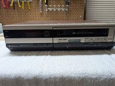 Hitachi VT-94A Portadeck Portable VHS Recorder + VK-C1600 Color Camera COMPLETE