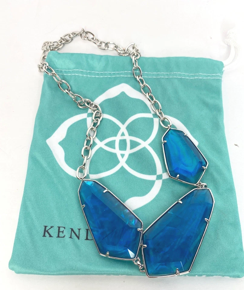 Kendra Scott 紫色玛瑙孔雀蓝色幻觉银色声明项链 — 第 2/4 张图片