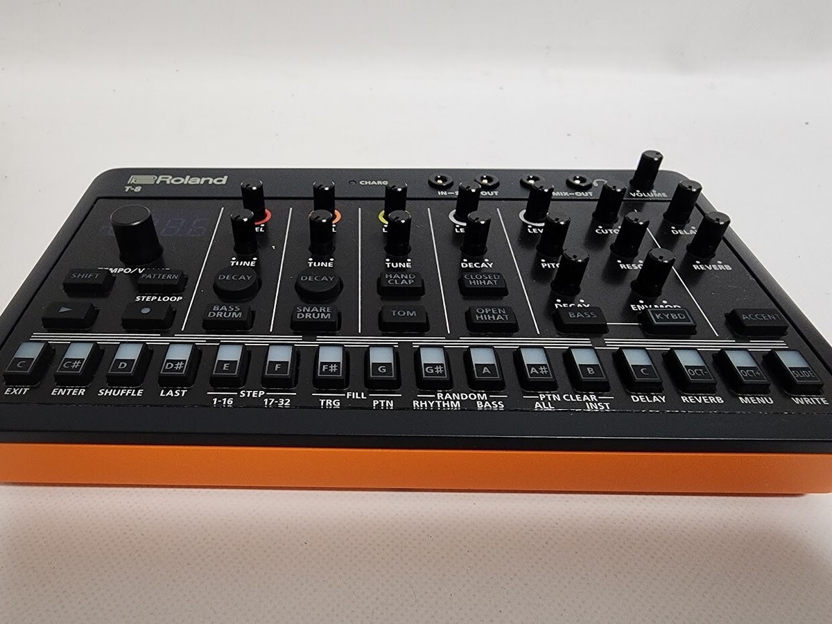 ROLAND T-8 Aira Compact Beat Machine Portable Drum Machine