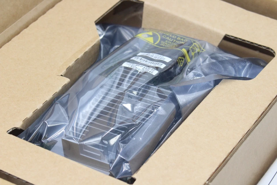 Intel RMSP3JD160SPP RMSP3JD160J PCIe/SAS/SATA PCIe x8 Storage Module NEW HSF - Image 2 of 4