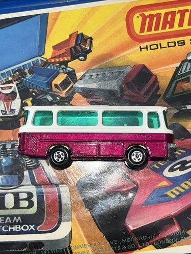SUPERFAST LESNEY MATCHBOX 1970 No. 12 PURPLE SETRA COACH ENGLAND