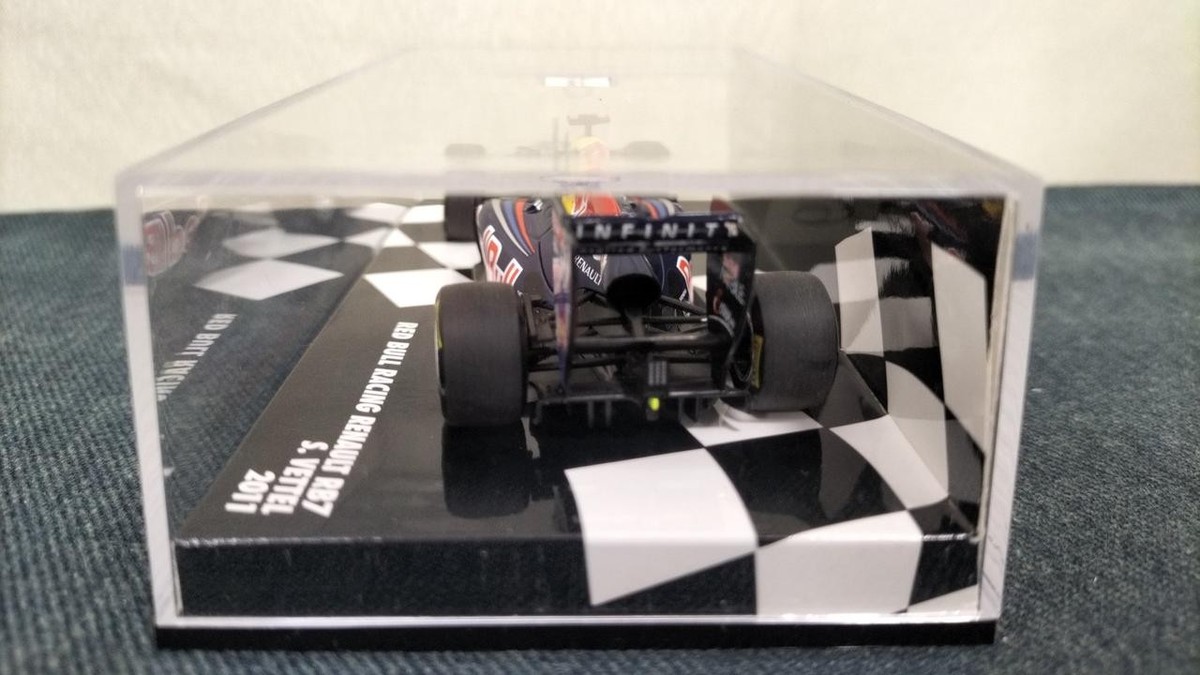 ミニカー Red Bull Racing Renault Red Bull Racing RENAULT Rb5 S. Vettel Winner Chinese GP 2009