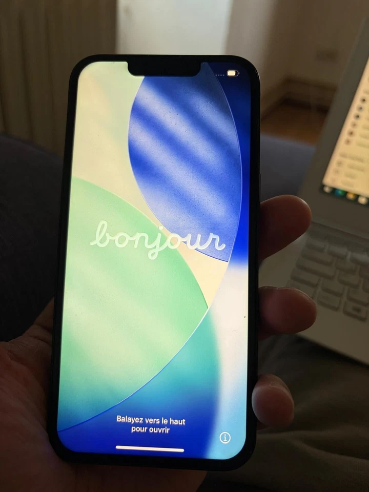 Apple iPhone 13 - Grün - Defekt / Für Bastler / Ersatzteilspender - iCloud frei - Bild 1 von 4