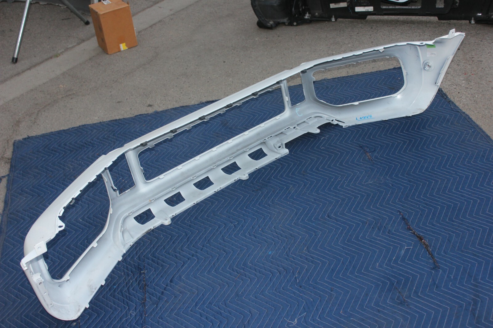 2019 MERCEDES BENZ G Class G63 AMG Front Bumper Cover and Parts 